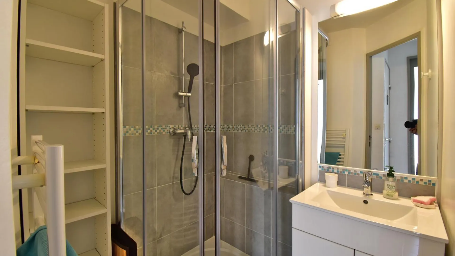 디뉴레뱅 Escapade Provencale - T2 Avec Cuisine Et Terrase Privee 아파트